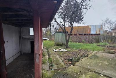 Casă cu 5 camere cu Teren 1000 Mp în Central