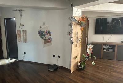 Apartament cu 4 camere decomandat în Central
