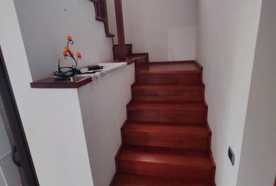 Casă cu 4 camere în Central - 1