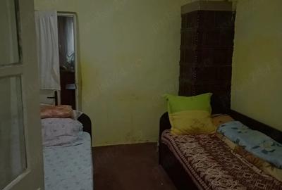 Casă cu 3 camere cu Teren 500 Mp în Central