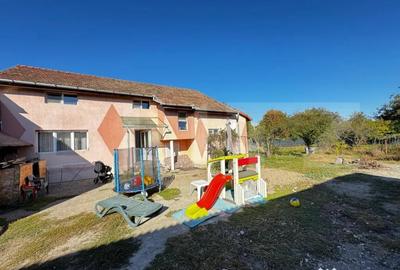Casă cu 5 camere cu Teren 955 Mp în Central