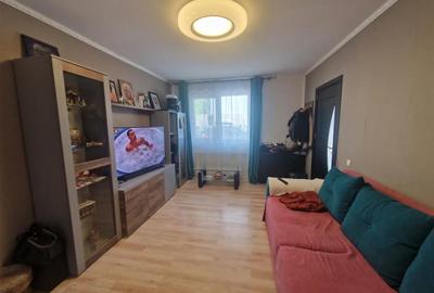 Apartament cu 3 camere semidecomandat, mobilat în Chiajna