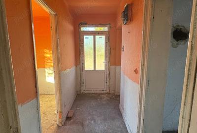 Casă cu 2 camere cu Teren 250 Mp în Central - 2