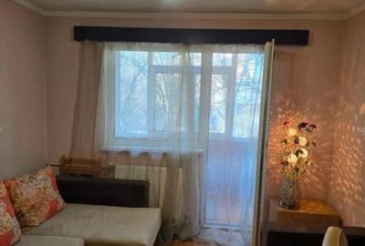 Apartament cu 4 camere semidecomandat în Drumul Taberei