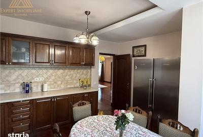 Casă cu 6 camere cu Teren 850 Mp în Central