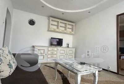 Apartament cu 3 camere, mobilat în Dacia