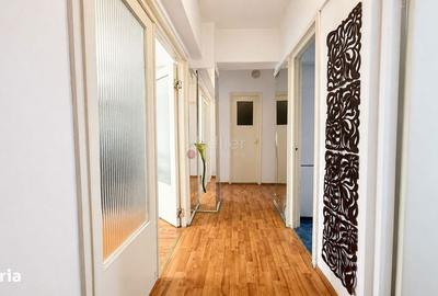 Apartament cu 3 camere decomandat în Astra