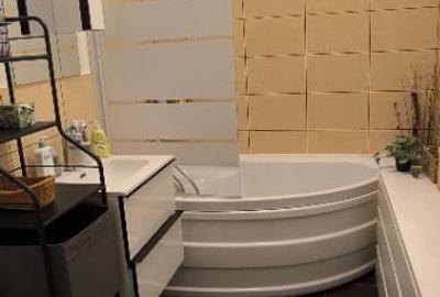 Apartament cu 3 camere semidecomandat în Central