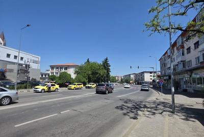 Spațiu comercial, de 80 mp, în 9 Mai - 3