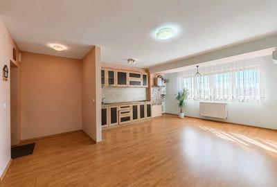 Apartament cu 3 camere semidecomandat în Central