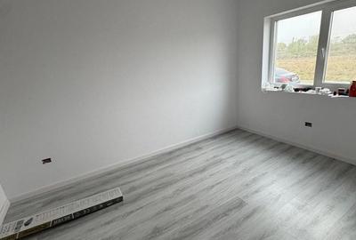 Casă cu 4 camere în Remetea Mare