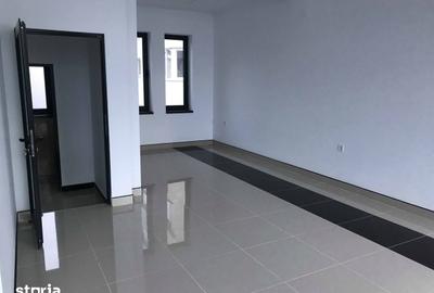 Spațiu comercial, de 210 mp, în Central - 4