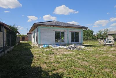 Casă cu 3 camere în Central - 2