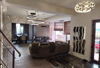 Casă cu 5 camere cu Teren 800 Mp în Periferie