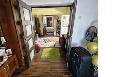 Casă cu 5 camere cu Teren 151 Mp în Colentina