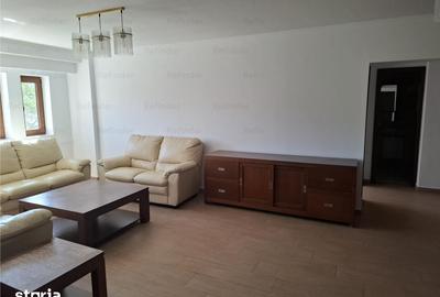 Apartament cu 3 camere decomandat în Centrul Civic