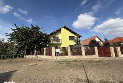 Casă cu 4 camere cu Teren 706 Mp în Dumbrăvița