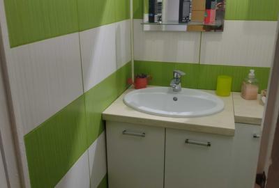 Apartament cu 3 camere decomandat în Micălaca
