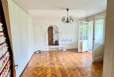 Apartament cu 3 camere semidecomandat în Alexandru Obregia
