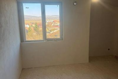 Apartament cu 3 camere decomandat în Sângeorgiu de Mureș