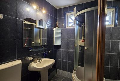 Apartament cu 3 camere decomandat în Port