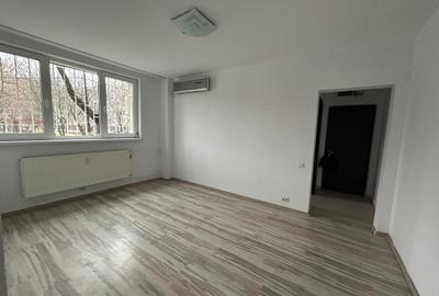Apartament cu 4 camere semidecomandat în Drumul Taberei - 2