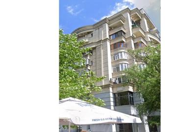 Apartament cu 4 camere decomandat în Unirii