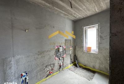 Casă cu 4 camere cu Teren 420 Mp în Sânmihaiu Român