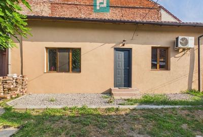 Casă individuală cu 3 camere cu Canalizare în Central - 1