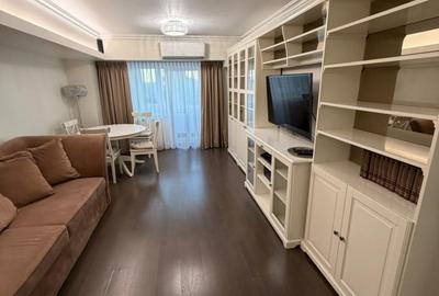 Apartament cu 3 camere semidecomandat, mobilat în Decebal