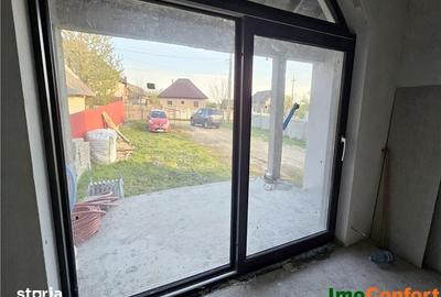 Casă cu 6 camere cu Teren 1600 Mp în Sirețel - 11
