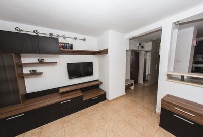 Apartament cu 3 camere semidecomandat, mobilat în Gara de Nord