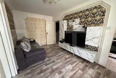 Apartament cu 2 camere semidecomandat, mobilat în Hunedoara