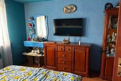Apartament cu 4 camere semidecomandat în Central
