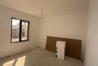 Casă cu 3 camere în Lumina