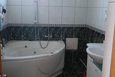 Casă cu 5 camere cu Teren 958 Mp în Central - 10