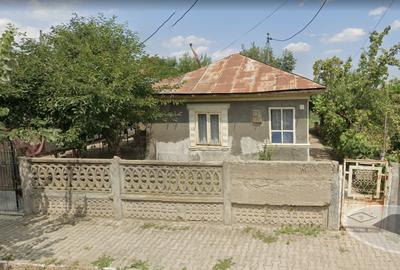 Casă individuală cu 3 camere cu Canalizare în Central - 1