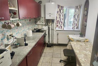 Apartament cu 2 camere decomandat, mobilat în Soarelui