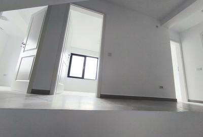 Casă cu 4 camere cu Teren 70 Mp în Odăi - 4