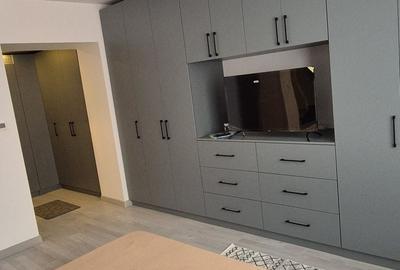 Apartament cu 2 camere semidecomandat în Runcu