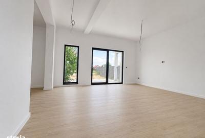 Casă cu 4 camere în Moșnița Veche - 5