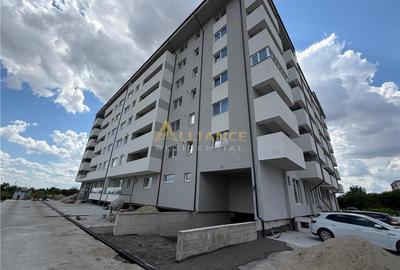 Apartament cu 3 camere decomandat în Metalurgiei