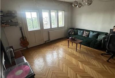 Apartament cu 2 camere decomandat în Bucovina