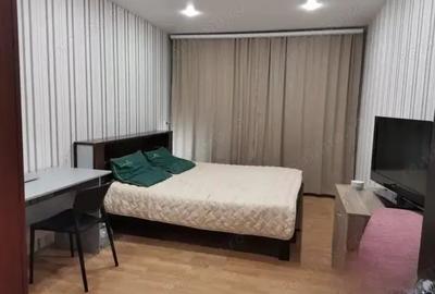 Garsonieră decomandată în Titan