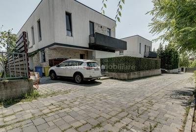 Casă cu 4 camere cu Canalizare în Central - 2