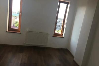 Spațiu comercial, de 60 mp, în Central - 5