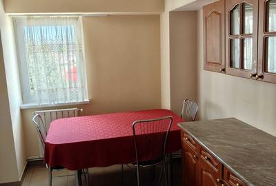 Apartament cu 4 camere decomandat în Central