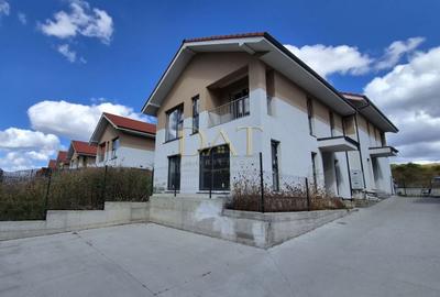 Duplex cu 4 camere cu Canalizare în Chinteni