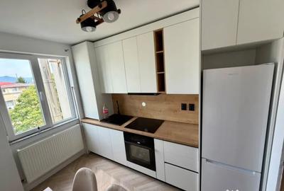 Apartament cu 3 camere decomandat în Ultracentral