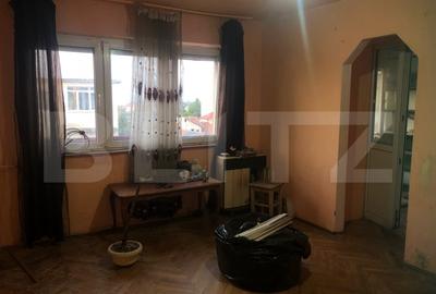 Apartament cu 2 camere nedecomandat în 14 Mai
